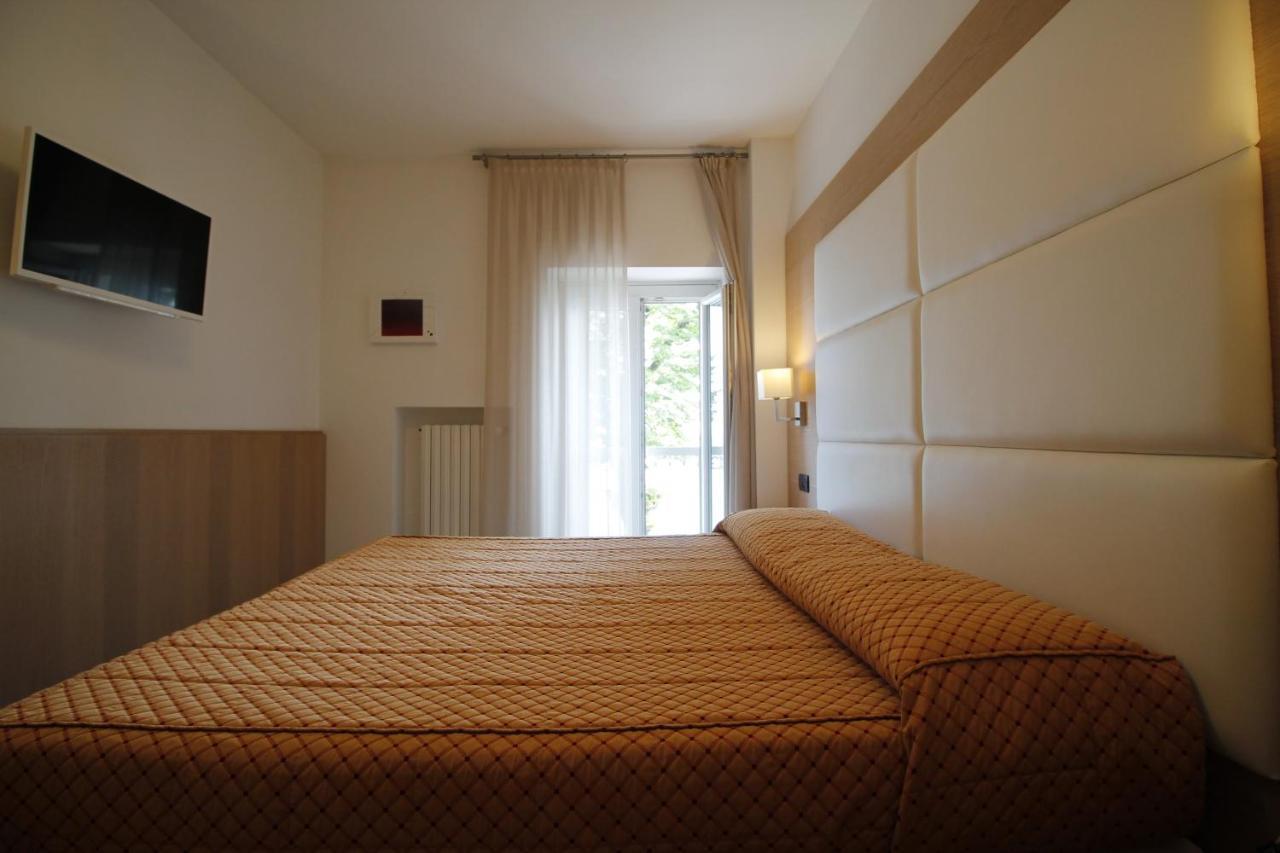 Hotel Europa Desenzano del Garda Exterior photo