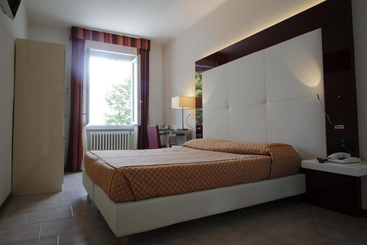 Hotel Europa Desenzano del Garda Exterior photo