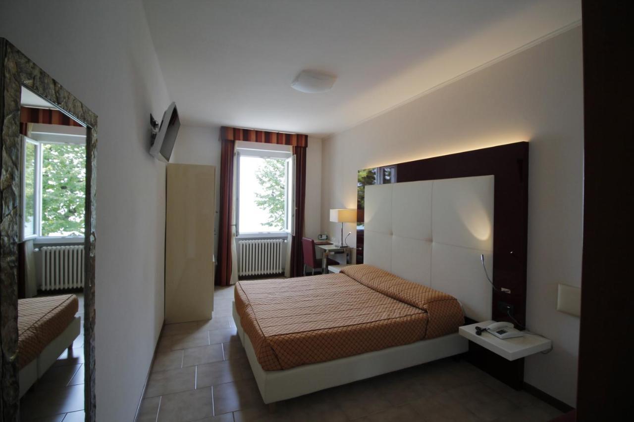 Hotel Europa Desenzano del Garda Exterior photo