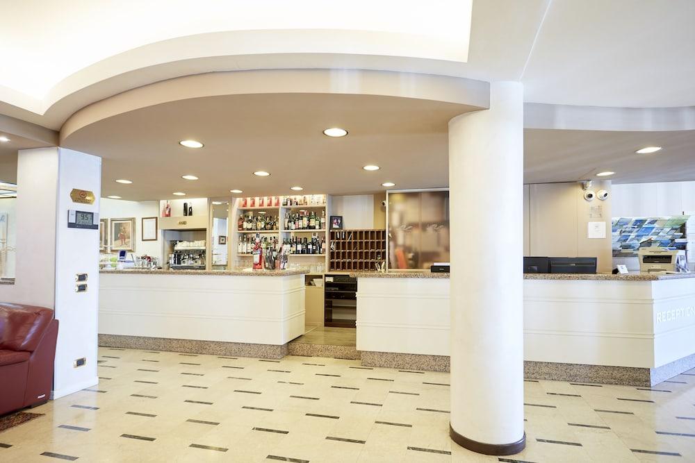 Hotel Europa Desenzano del Garda Exterior photo